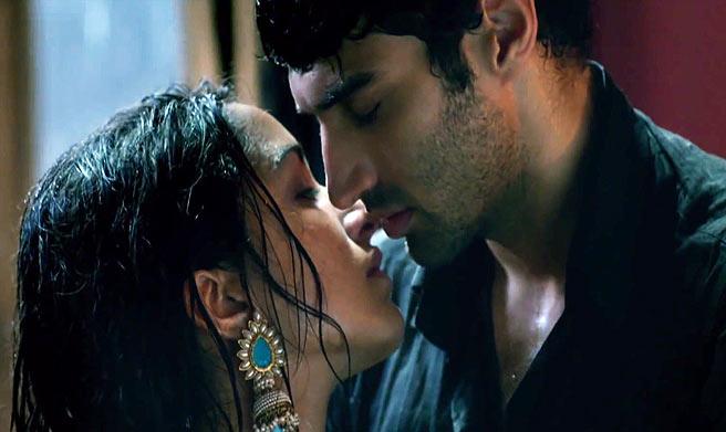 Aditya Roy Kapoor and Shraddha Kapoor in Aashiqui 2