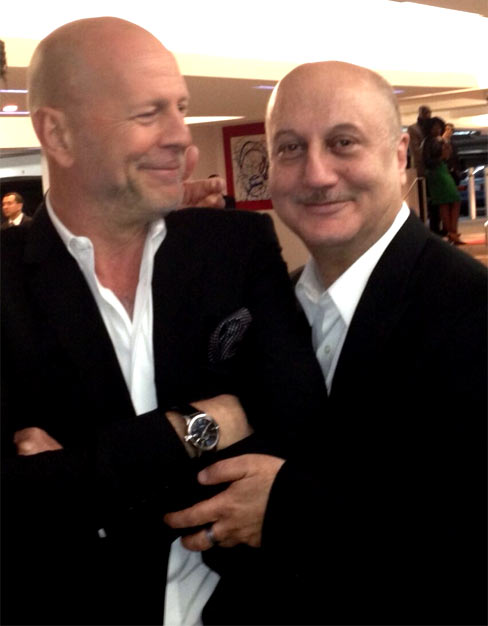 Bargain Anonymous Almost dead Anupam Kher's Oscar date with Bruce Willis - Rediff.com Movies