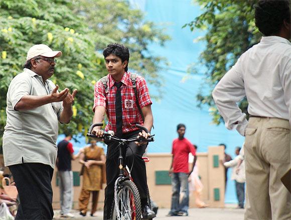 Balaji Saktivel explains a scene of  Vazhakku Enn 18/9