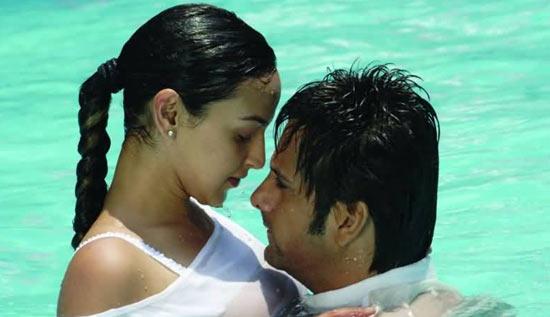 Esha Deol and Fardeen Khan in Darling