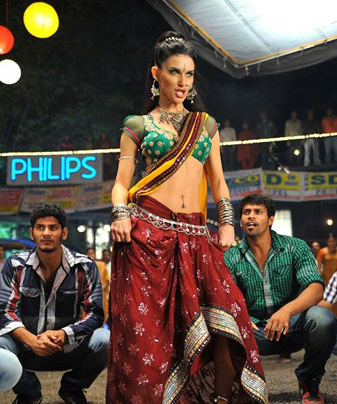 Scarlett Mellish Wilson in Cameraman Ganga Tho Rambabu