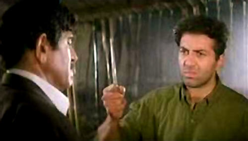 Amrish Puri and Sunny Deol in Damini