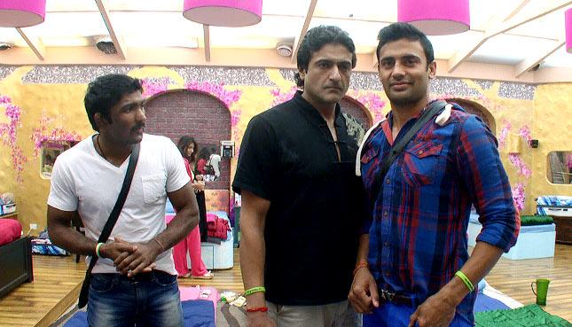 Yogeshwar Dutt with Armaan and Sangram