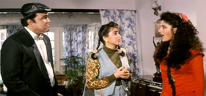 Viju Khoti, Karisma Kapoor and Raveena Tandon in Andaz Apna Apna