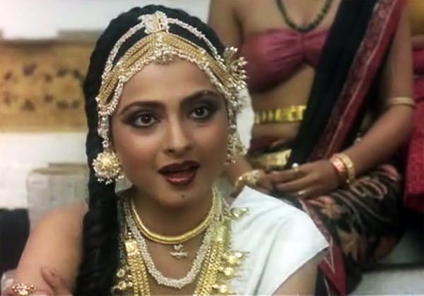 Birthday Quiz: How well do you know Rekha? - Rediff.com Movies