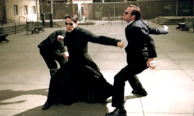 Keanu Reeves and Hugo Weaving in Matrix