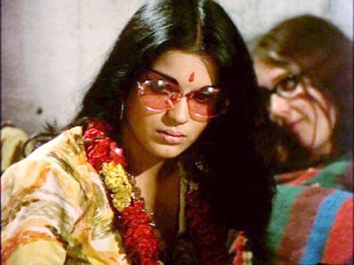 Zeenat Aman in Hare Rama Hare Krishna