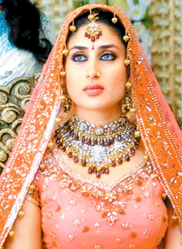 Kareena Kapoor in Chup Chup Ke