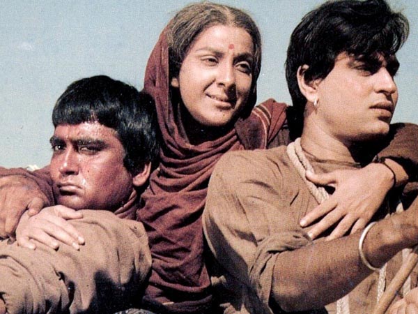 Sunil Dutt, Nargis Dutt and Rajendra Kumar in Mother India