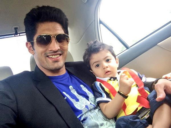 Vijender Singh with his son