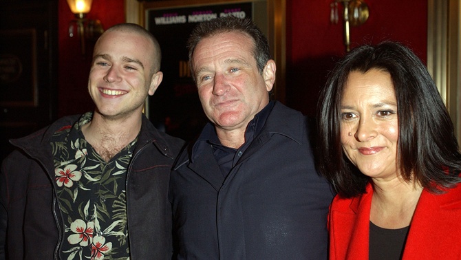Robin Williams with son and wife
