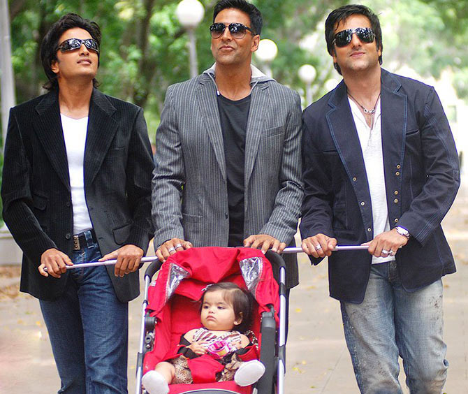 Riteish Deshmukh, Akshay Kumar and Fardeen Khan with baby Juanna Sanghvi in Heyy Babyy