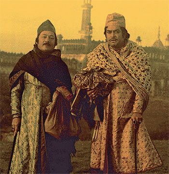 Saeed Jaffery and Sanjeev Kumar in Shtranj Ke Khilari