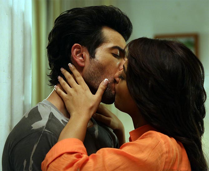 Jay Bhanushali and Surveen Chawla in Hate Story 2