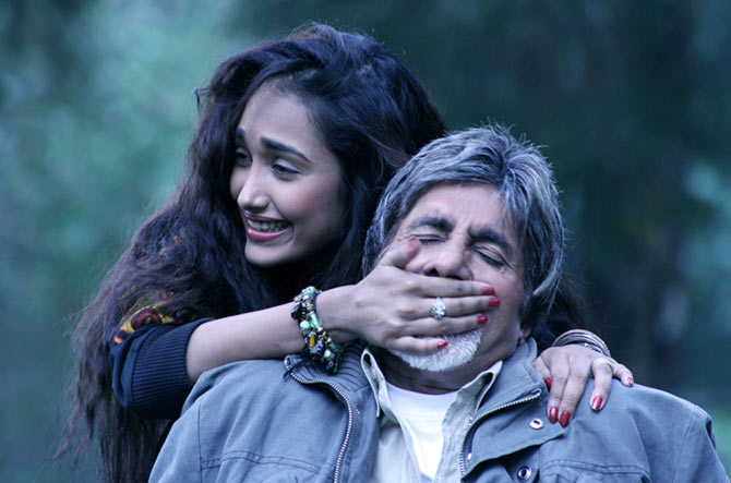 Jiah Khan and Amitabh Bachchan in Nishabd