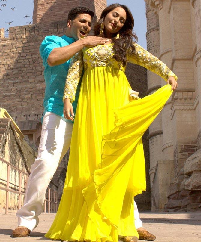 Akshay Kumar and Sonakshi Sinha in Holiday