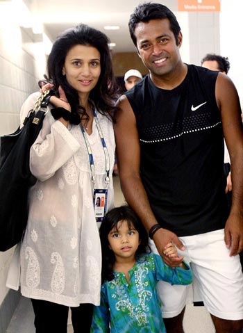 Rhea Pillai, Leander Paes with their daughter