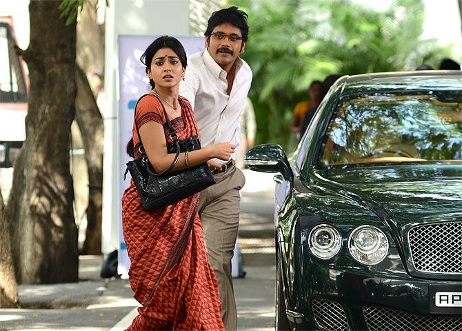 Shriya Saran and Nagarjuna in Manam