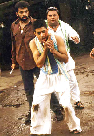 J D Chakravarthy, Sushant Singh and Manoj Pahwa in Satya