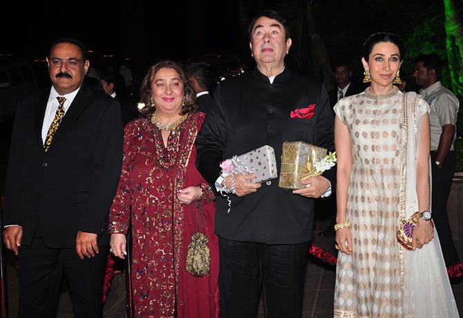 Karisma Kapoor along with father Randhir Kapoor aunt Reema Jain and her husband