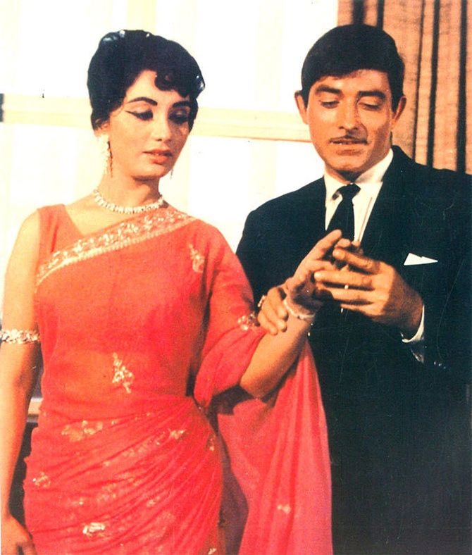 Sadhana and Raaj Kumar in Waqt