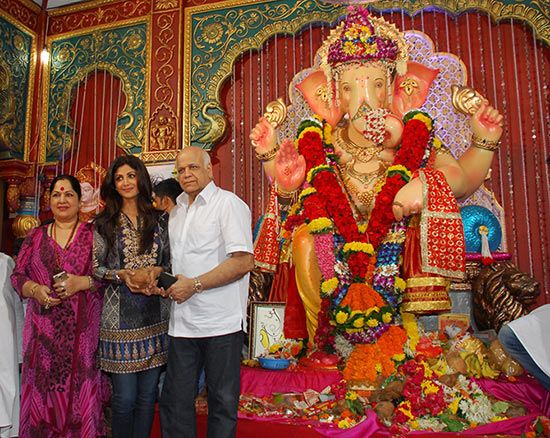 Shilpa along with her parents