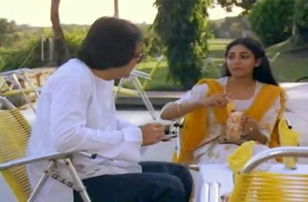 Farooque Sheikh and Deepti Naal in Chashme Buddor
