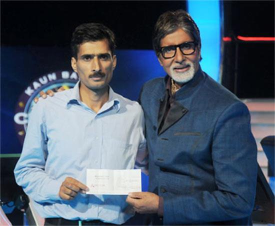 Manoj Kumar Raina with Amitabh Bachchan