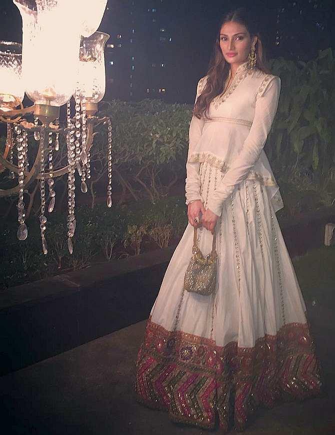 Kareena, Deepika, Alia: Dress like B-town divas this wedding season