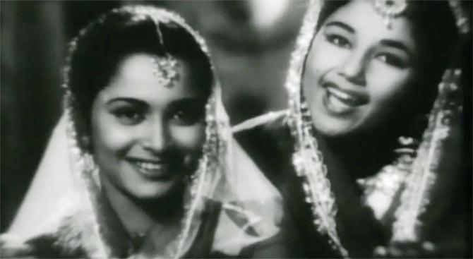 Sharma Ke Agar Yun Pardanasheen Chaudhvin Ka Chand Sharma Ke Agar Yun Pardanasheen Chaudhvin Ka Chand