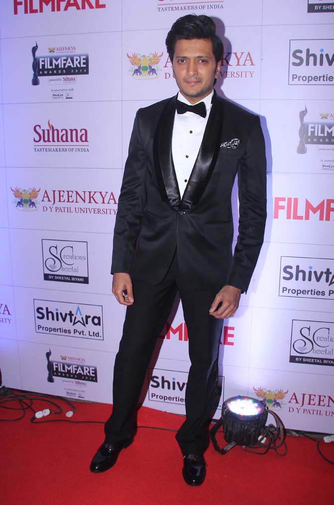 http://im.rediff.com/movies/2015/nov/23marathi-awards16.jpg