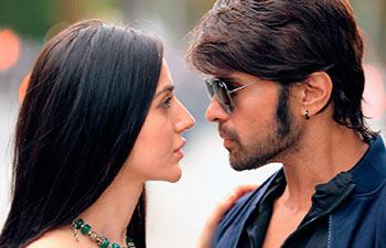 Farah Karimi and Himesh Reshammiya in Teraa Surroor