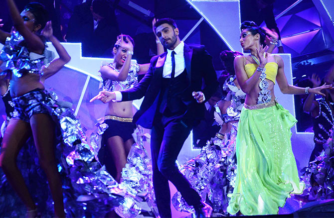 This Is How Much Your Favorite Bollywood Stars Charge To Dance At Weddings!