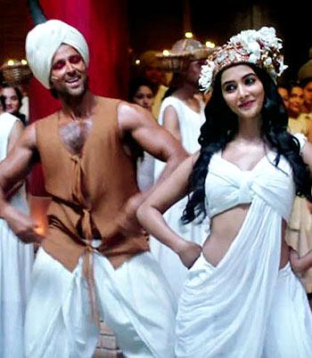 Hrithik Roshan and Pooja Hegde in Mohenjo Daro