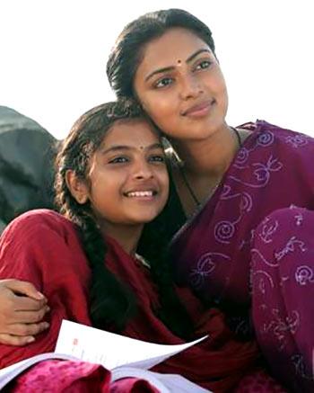 Amala Paul and Yuvasri in Amma Kanakku 