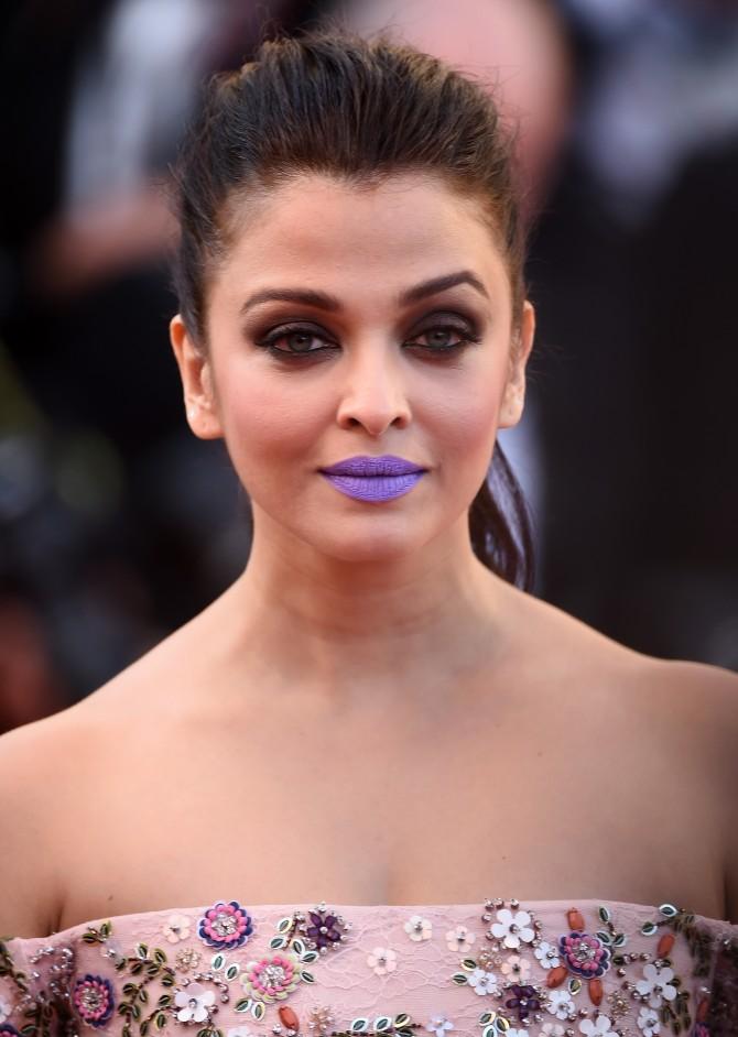 aishwarya rai bachchan cannes makeup purple looks lips carpet movies lipstick edgy rediff bold celebrity eyes sarbjit screening arrives team