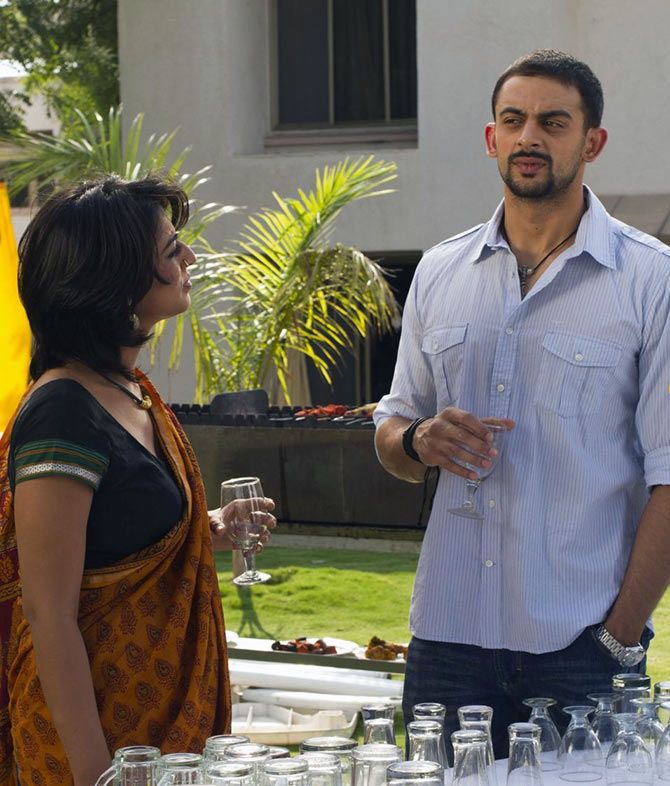 Arunoday Singh and Mahie Gill in Buddha in a Traffic Jam