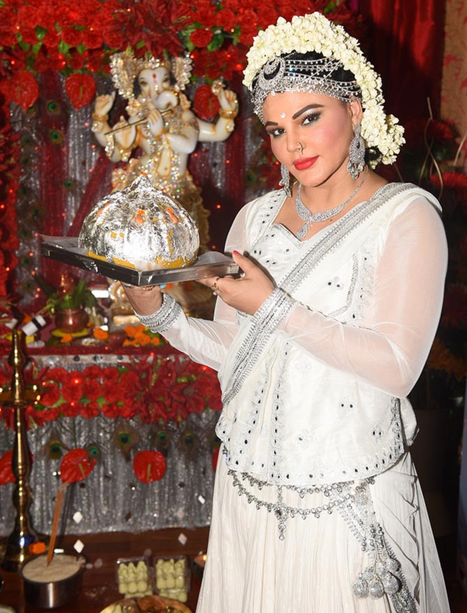 PIX: Rakhi celebrates Ganeshotsav with dance and dhol - Rediff.com Movies