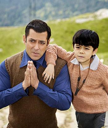 Tubelight Review: Salman Tries To Be Cute, Too Hard