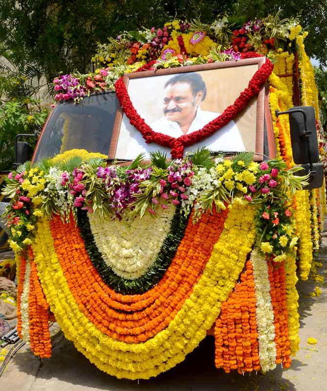 Sea of people bid Nandamuri Harikrishna farewell - Rediff.com Movies