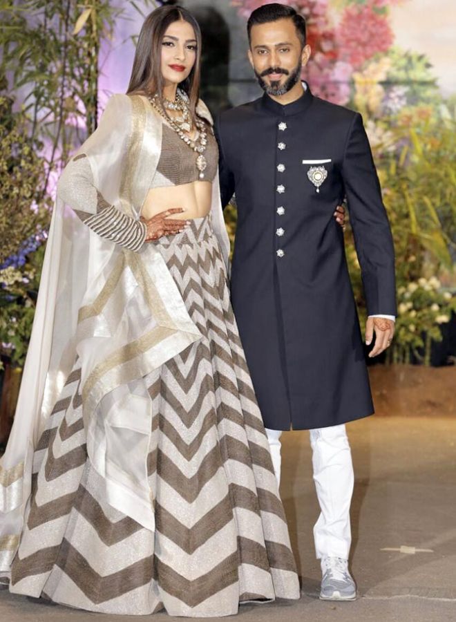 Sonam Kapoor in Anamika Khanna at her wedding reception