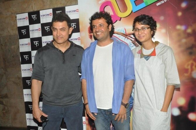 Director Vikas Bahl, flanked by Aamir Khan and Kiran Rao, at a screening of Queen, March 9, 2014