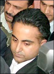 Avnish Bajaj, CEO of Bazee.com, being taken to Patiala House Courts in New Delhi on Saturday.