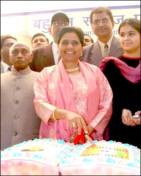 Mayawati Birthday: 15nlook 