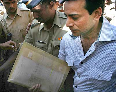 Underworld don Abu Salem at a CBI court in Hyderabad, where he was produced in connection with a Passport forgery case.