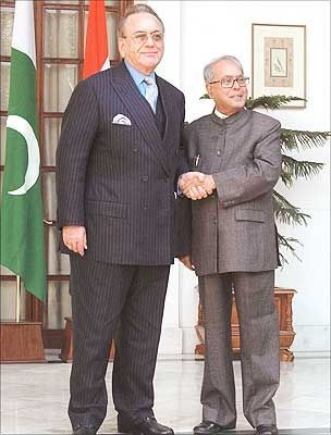 Then foreign minister Pranab Mukherjee with his Pakistani counterpart Khurshid Mahmud Kasuri ahead of their meeting in New Delhi,  February 21, 2007. Photograph: Saab Pictures