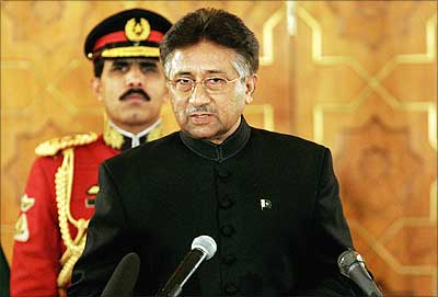 Pakistan President Pervez Musharraf addresses the crowd after the swearing-in ceremony at the Aiwan-e-Sadr presidential palace in Islamabad, on Thursday.