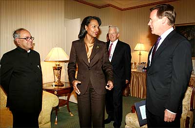 (From L-R) External Affairs Minister Pranab Mukherjee, US Secretary of State Condoleezza Rice, US amabassador to India David Mulford, Assistant Secretary of State for South and Central Asian Affairs Richard Boucher