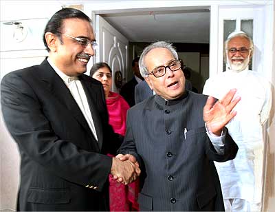 External Affairs Minister Pranab Mukherjee with Pakistan People's Party co-chairman Asif Ali Zardari 