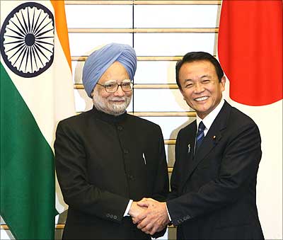 Manmohan Singh with Taro Aso